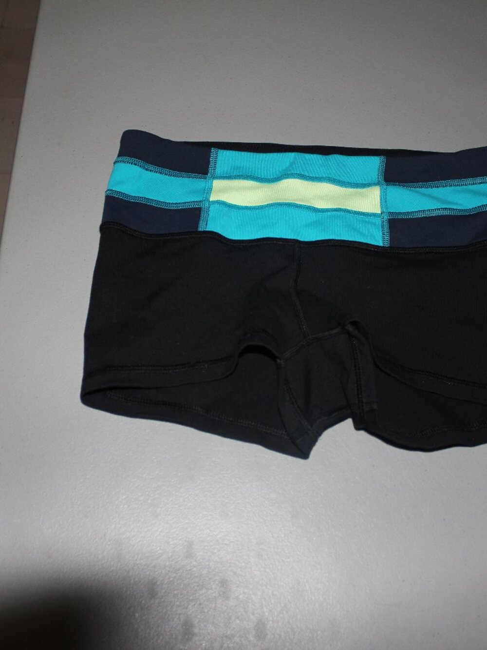 Black LuluLemon Athletic Shorts Size 4